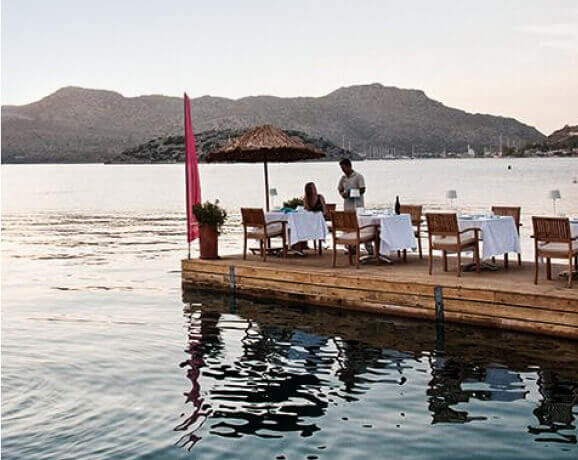 WHERE TO EAT THE BEST SEAFOOD IN THE MED